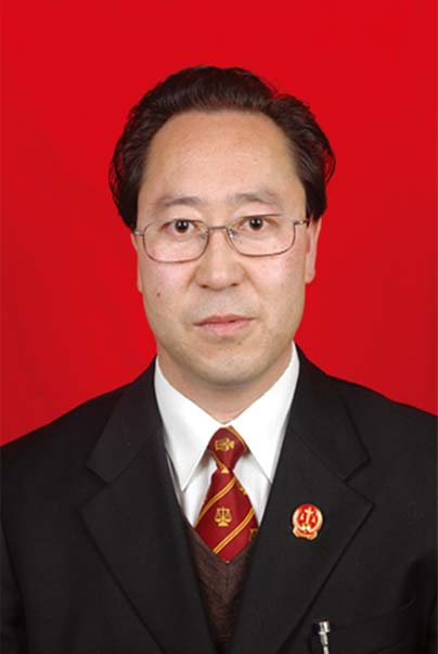 杜杰:党组成员,审委会委员,政工科长,2013年被中共隆德县人民法院党组